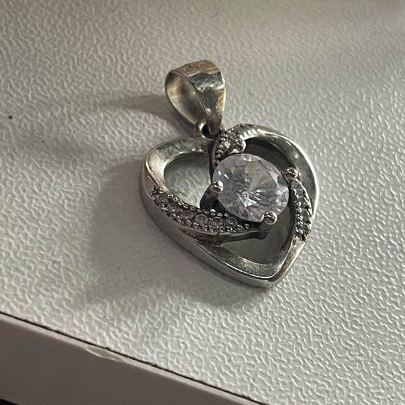 Cubic zirconia sterling silver heart pendant - Picture 3 of 4